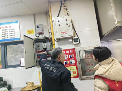 锦湖社区：网格走访进商铺 贴心服务保平安