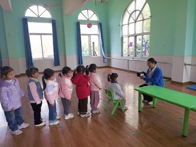 关口前移护“睛”彩 民生护航助成长——夷陵区启动万名在园儿童免费视力筛查及远视储备检测工作