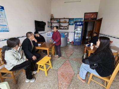 入村首日访民情 初心如磐暖民心