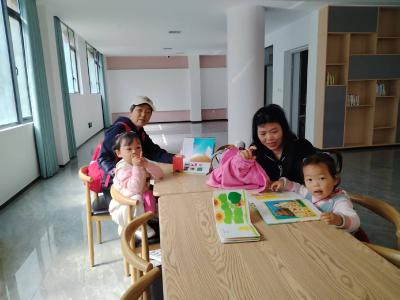 书香进社区 服务零距离