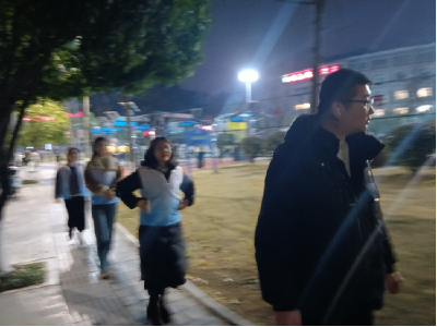 长江市场社区：元宵夜巡守安宁 禁鞭宣传护团圆