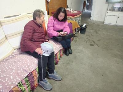 港虹社区：开展流动人口排查 夯实基层治理根基