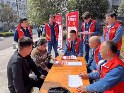 郭家湾村联合三峡卷烟厂开展“平安家园·消防同行”志愿服务活动