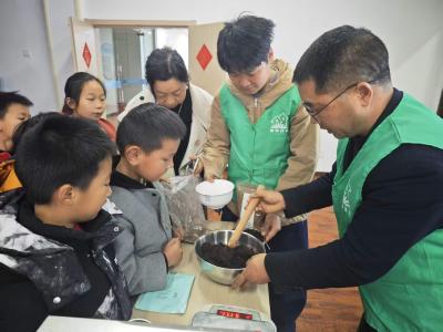 废弃物的魔法工坊：咖啡渣的艺术奇遇