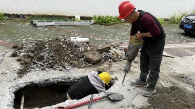 市政帮扶办实事 管网疏通暖民心