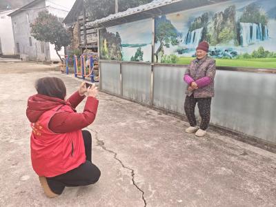 樟村坪镇：定格岁月美好 致敬银发巾帼