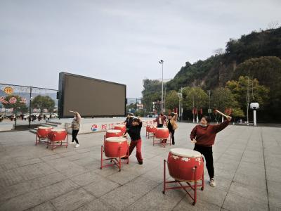 长江市场社区：情暖三月迎佳节 文艺排练绽芳华