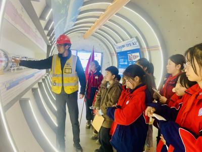 走进引江补汉工程 厚植节水护水情怀