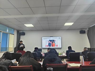 一场“接地气”的微党课