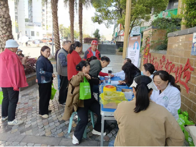 润城社区：义诊服务进小区 便民健康暖民心