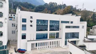 三峡援建添新翼 三斗坪镇中小学体育中心正式启用