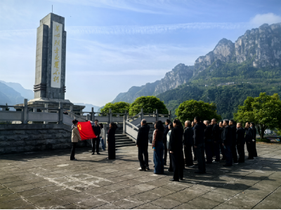 夷陵区科技发展中心、机关事务服务中心联合开展“行走式教学”主题党日活动