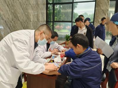 龙泉镇卫生院：上门体检解民忧 医者温情暖企心