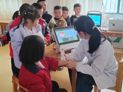 邓村分园联合区妇幼保健院开展幼儿春季体检