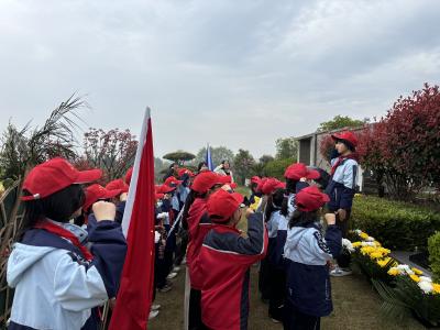 鸦鹊岭小学：缅怀革命先烈 争做时代新人