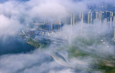 雾漫卷黄柏河 云海仙境映夷陵新城