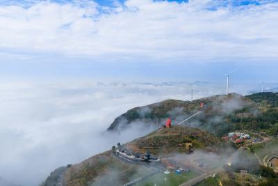 雨后初霁云似海 百里荒现“仙境”画卷