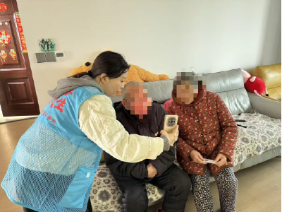 润城社区：上门认证暖人心  为民服务“零距离”