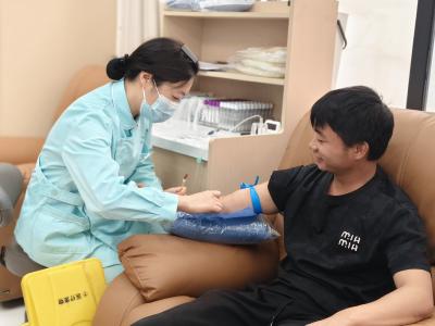 夷陵区开展“热血暖新”无偿献血行动 新就业群体用爱心为生命“续航”