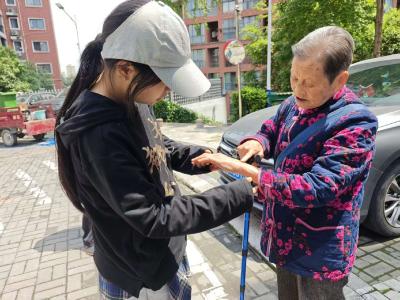 峡江社区：情暖独居老人 网格服务暖心