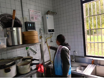 长江市场社区：拧紧燃气“安全阀” 守护舌尖“平安线”