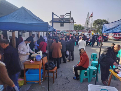 鸦鹊岭镇：免费体检惠民生 真情服务暖人心