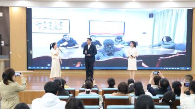 微党课铸魂育新人 建支点红烛当先锋