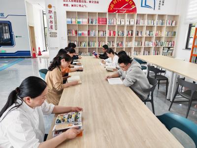 长江市场社区：以书为媒 文明同行