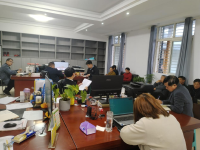 鸦鹊岭镇：“亲民化”改造 架起干群“连心桥”