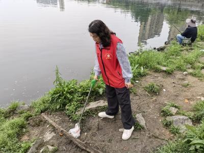 港虹社区：巡河护岸清环境 守水护绿保清流