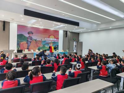 平湖社区：书香润童心 红色伴成长