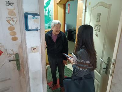 平湖社区：敲门入户查民情 ﻿实干解忧暖民心