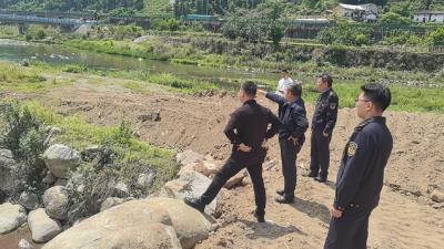 联合执法护河道  筑牢防线迎“五一”
