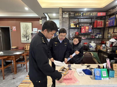 三斗坪镇约谈“上榜商户” 促进餐饮健康发展