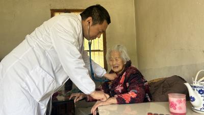 做实家庭医生服务 守护特殊老年群体健康