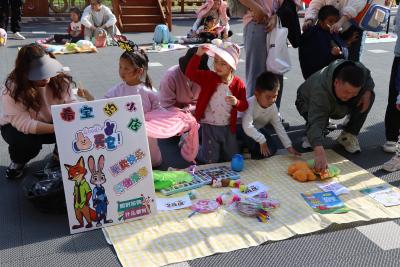 爱心义卖 传递温暖