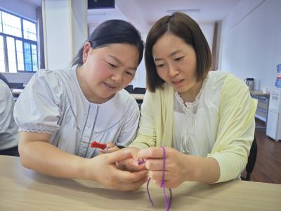 废弃物魔法工坊：手工钩花助力绿色社区建设