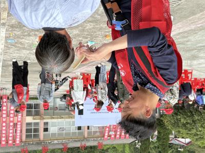 夷心康伴·欢乐同行——花雨社工开展养老助残公益关爱活动