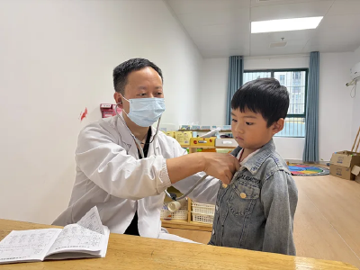 樟村坪分园：健康体检护成长 暖心呵护助远航