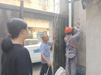 东湖社区：居民自治解难题 老旧水管焕新颜