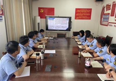 “人人讲”中练功力 提升素质促发展