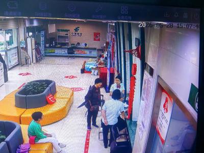 精准识诈 暖心劝阻 夷陵邮政成功为老人挽损7万元