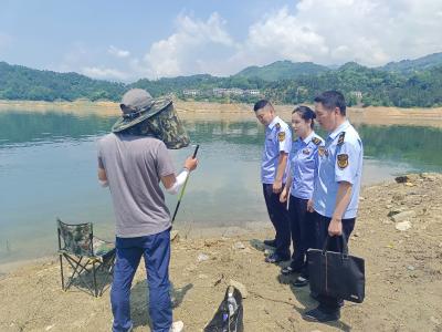 一线帮带强本领 并肩护江见实效