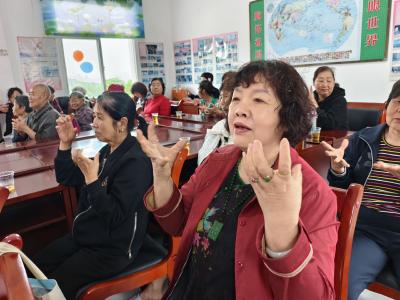南津关社区开展母亲节健康关怀活动