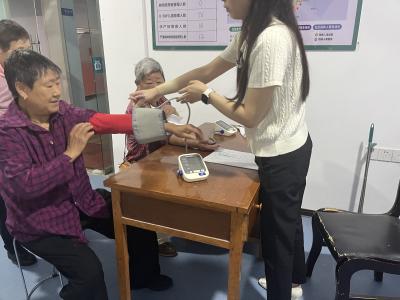 谭家榜社区：贴心便民体检 守护居民健康