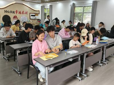东湖社区：伙伴计划暖童心 以爱献礼母亲节