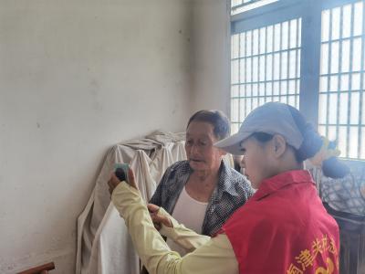 南津关村：入户认证零距离 微心愿里见真情