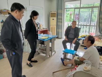 冯家湾社区：暖心帮扶进家门 服务群众解民忧