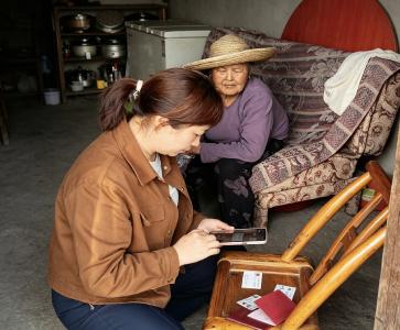 袁家坪村：上门服务暖人心 低保办理零距离