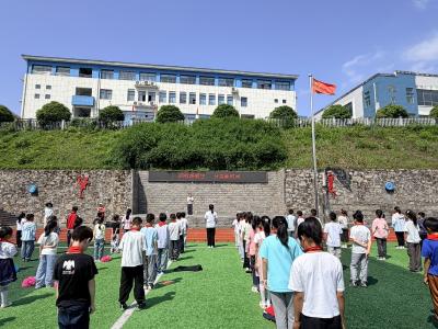 望江社区：社区校园携手联动 支客师宣讲垃圾分类新风尚